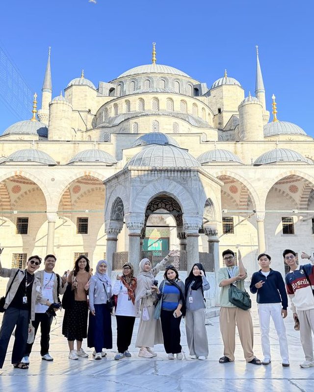 Reels GlobalStep - Galata Tower · Istanbul
